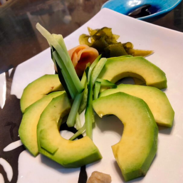 avocado sushimi